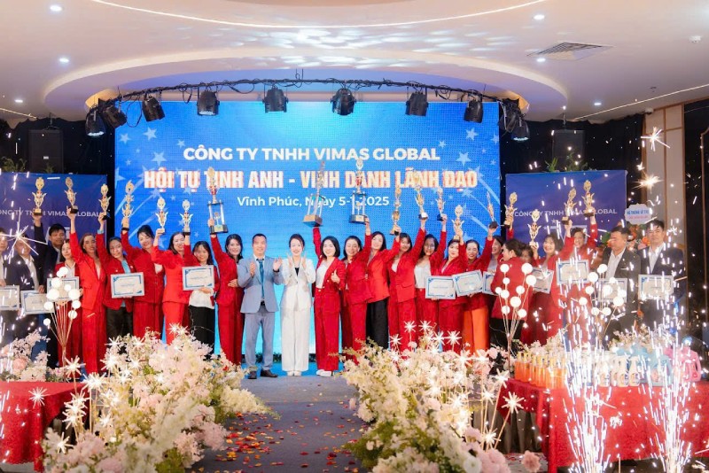 vinh-danh-cuoi-nam-hoi-tu-tinh-anh-tu-cong-ty-vimas